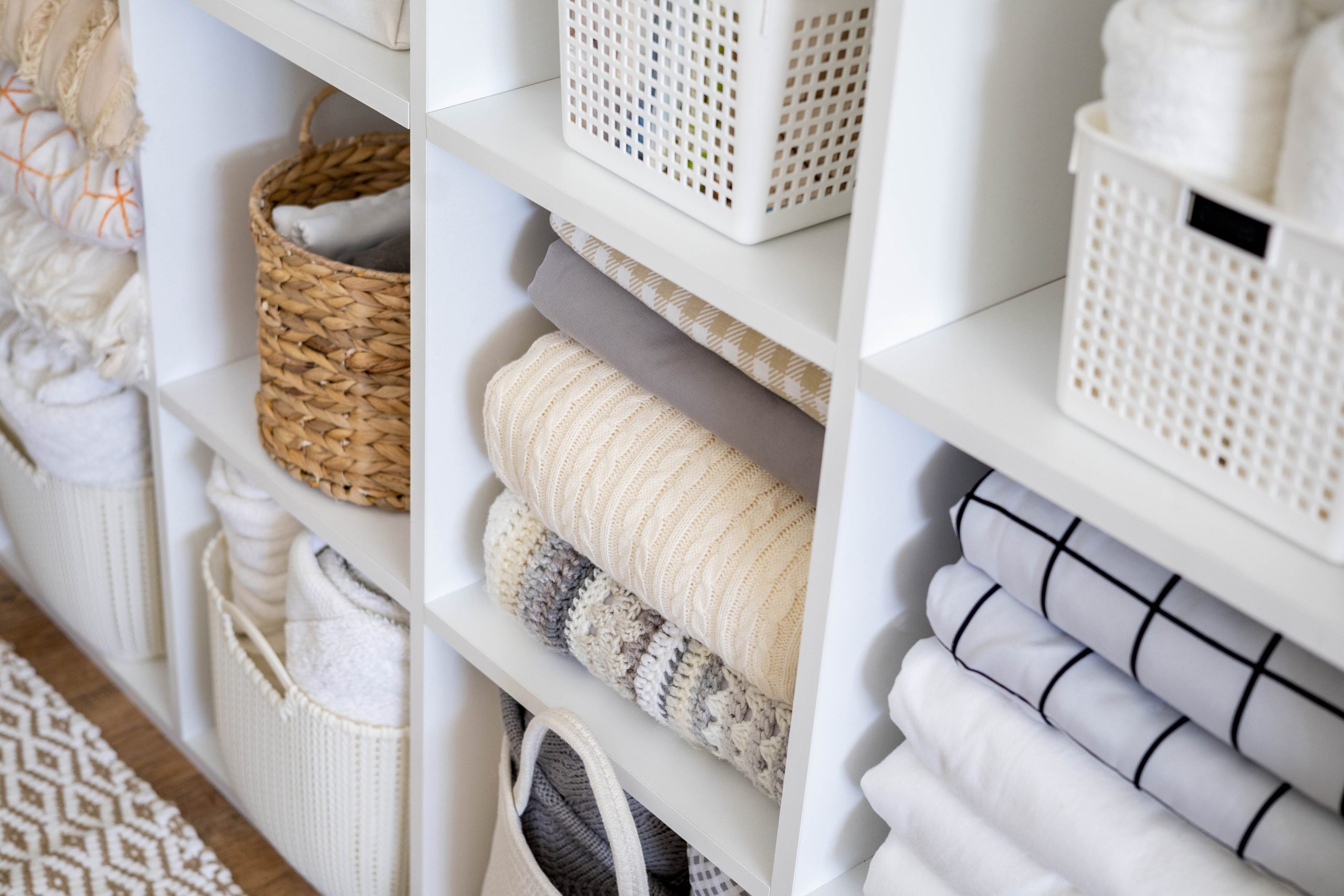 Neatly,Folded,Linen,Cupboard,Shelves,Storage,At,Eco,Friendly,Straw